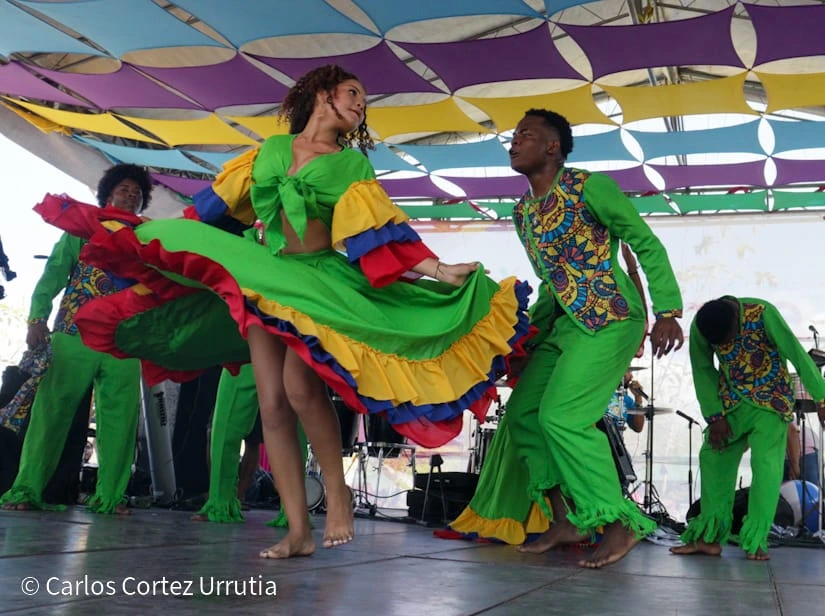 Comparsa caribeña cierra con éxito el Summer Fest en Xiloá