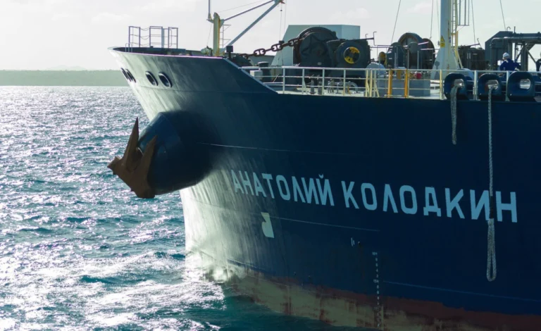 Cuba recibe 100 mil toneladas de crudo ruso para aliviar crisis energética