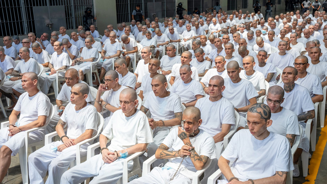 El Salvador realiza juicio masivo contra 486 pandilleros