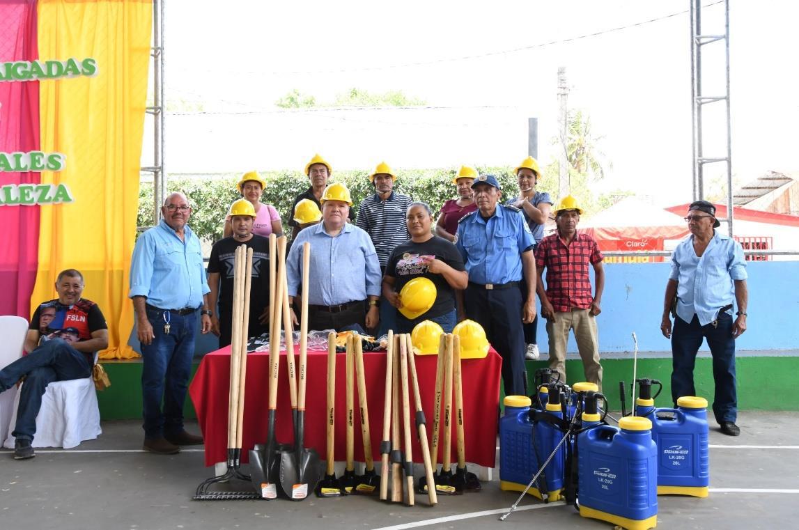 Entregan herramientas a brigadas contraincendios en Teustepe