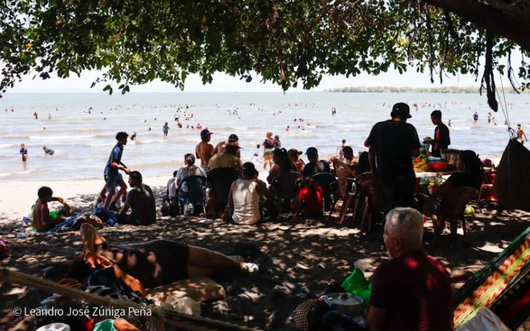 Granada desborda de turistas en Semana Santa con su historia, comida y paseos únicos