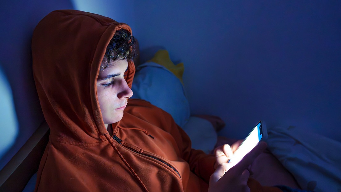 Grecia planea prohibir a menores de 15 años el acceso a redes sociales