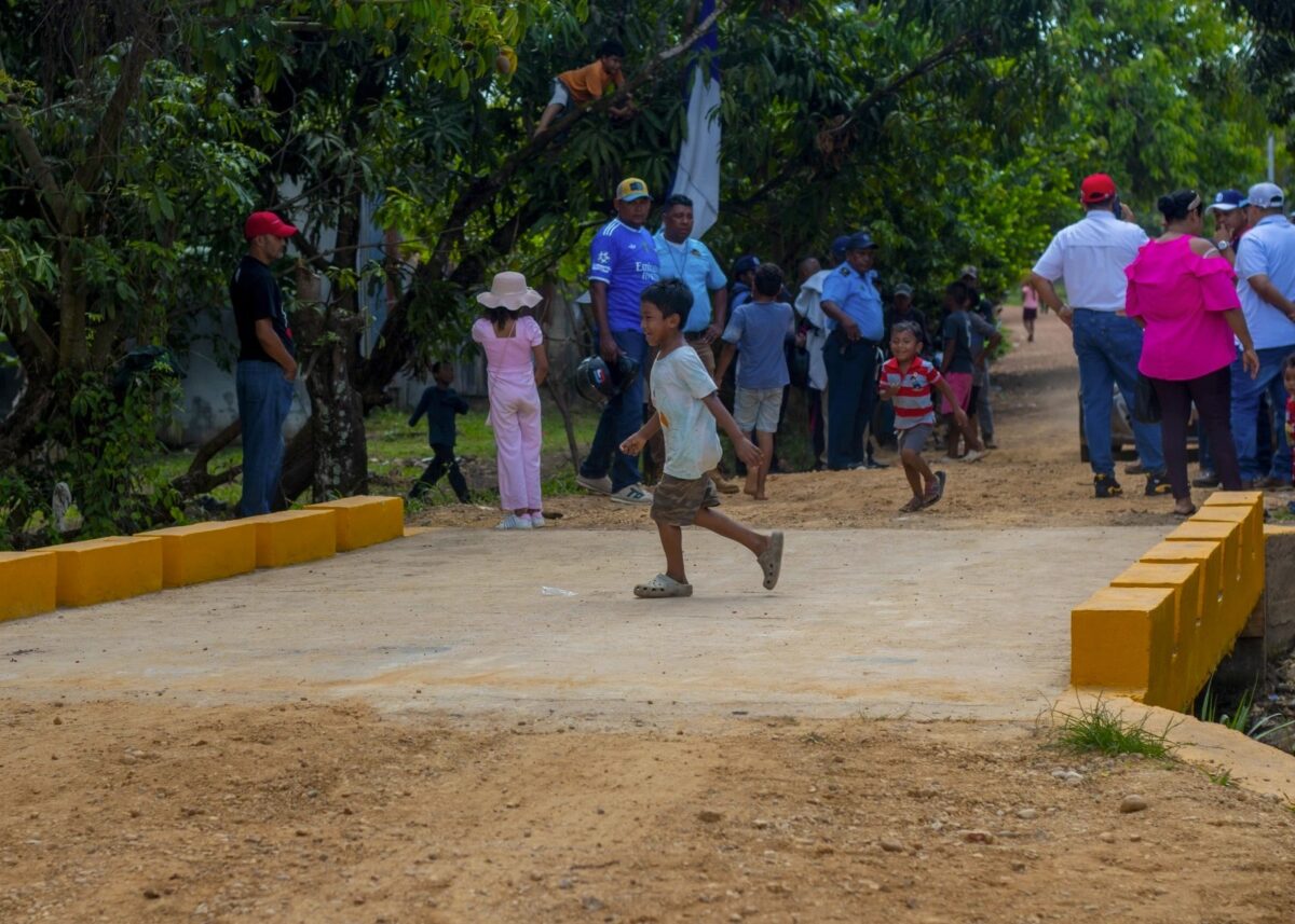 Inauguran puente vehicular en Puerto Cabezas