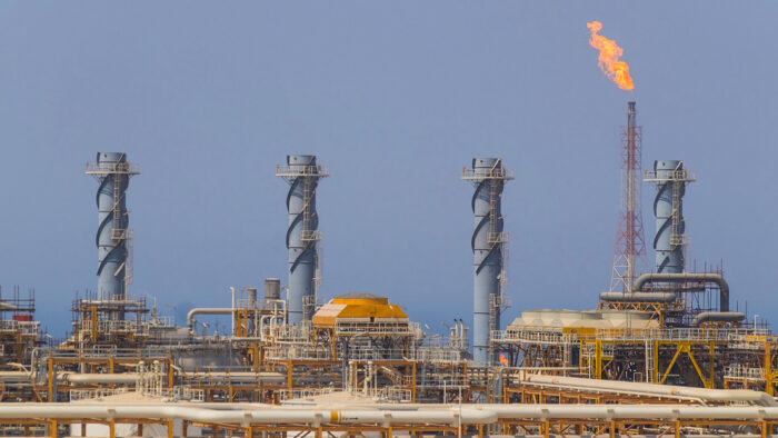 Israel ataca planta petroquímica clave de Irán en Asaluyeh