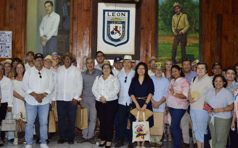Delegaciones diplomáticas visitan León