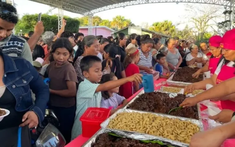 INTUR reparte almíbar en Diriá