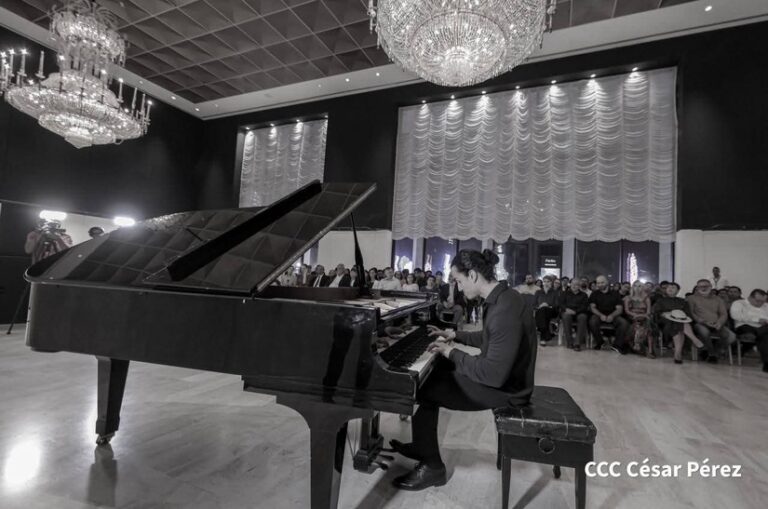 Artista costarricense realiza concierto en Nicaragua