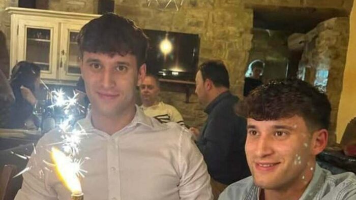 Gemelos mueren electrocutados al intentar recuperar una paloma