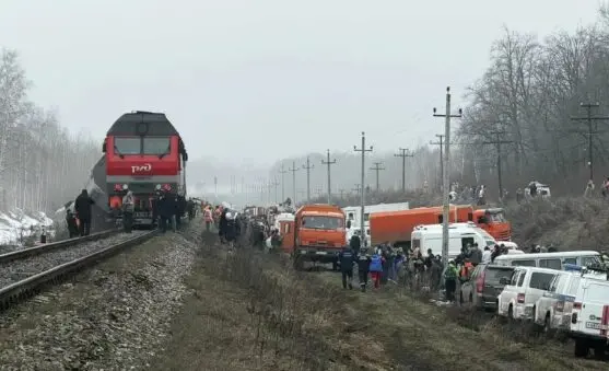 Se descarrilan 15 vagones de un tren en Rusia