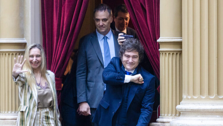 Adorni tiene que aclarar supuesto enriquecimiento ilícito