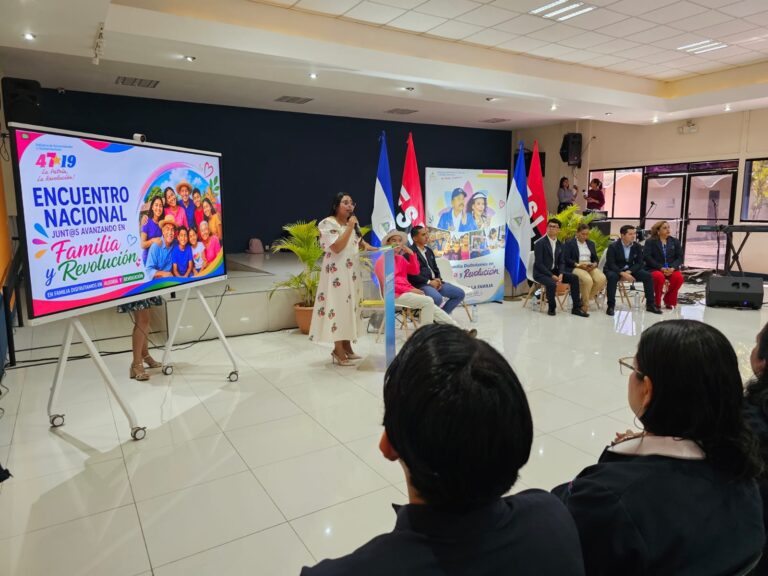 Celebran la semana de la Familia con un encuentro para reconocer los logros en 19 años
