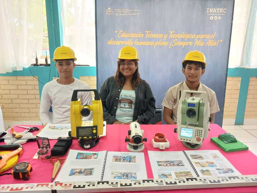 Centro Tecnológico Simón Bolívar celebra 41 años formando profesionales