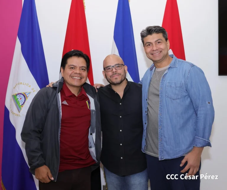 Cra. Rosario saluda a comunicadores venezolano