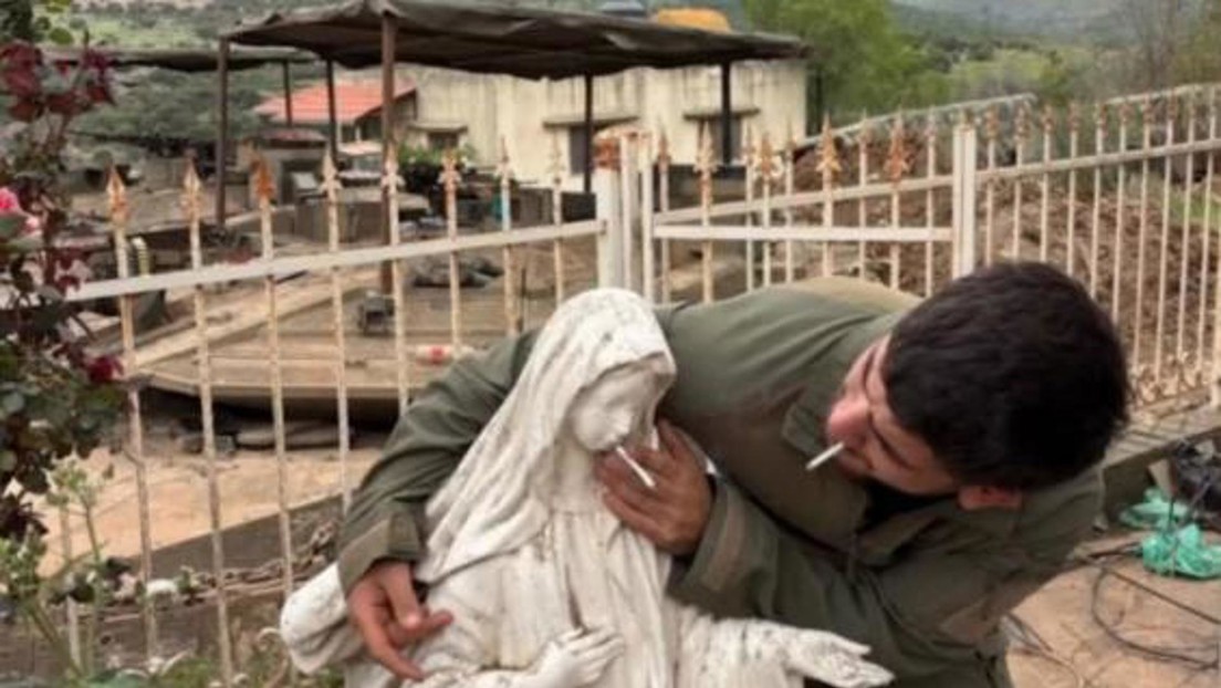 Condenan a 21 días de prisión a militar que puso cigarro a una estatua de la Virgen en Debel