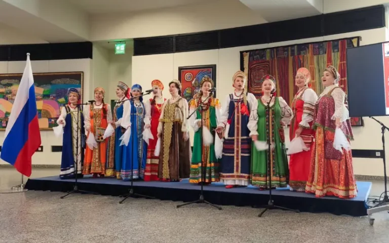 Conmemorando en Viena 81 años de la Victoria