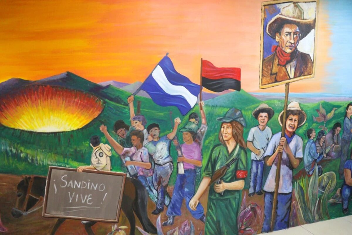 Crean mural artístico en homenaje a las madres