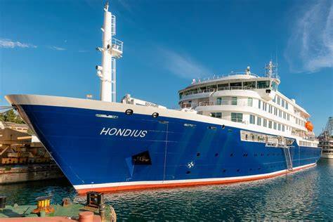 Crucero MV Hondius atracó en Puerto Róterdam