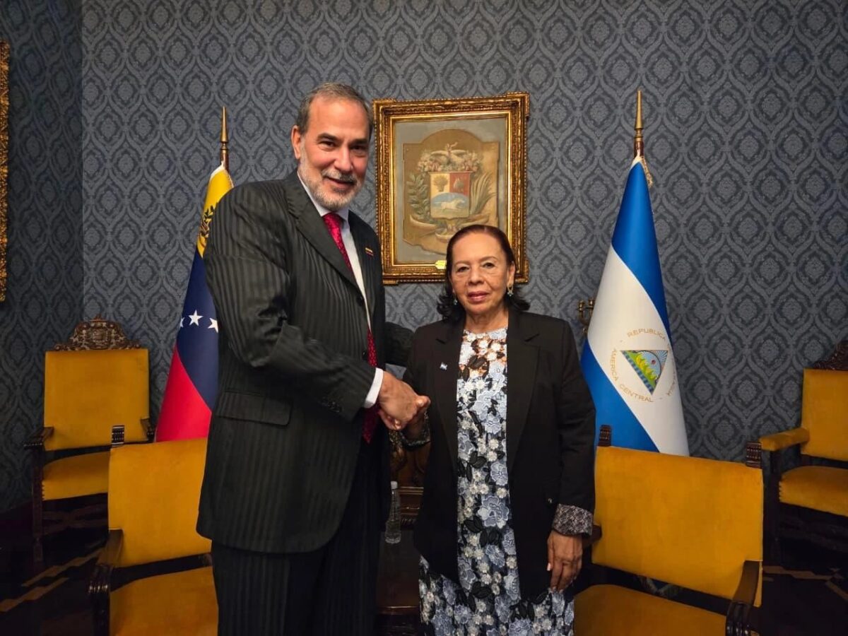 Daysi Torres presenta Copias de Estilo ante Gobierno y Pueblo de Venezuela