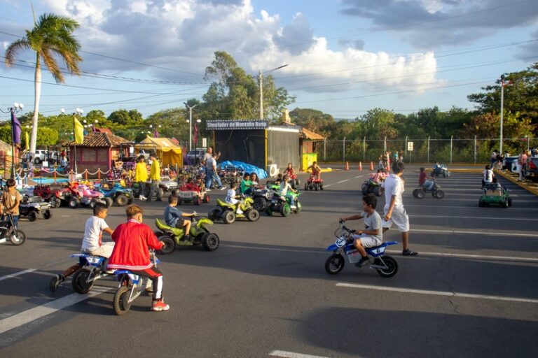 Cientos de familias disfrutaron de un fin de semana tranquilo y seguro en el Puerto Salvador Allende.