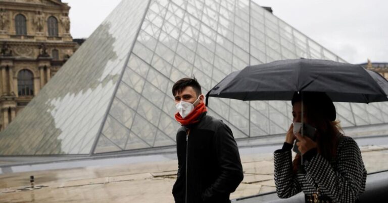 Francia cuenta con reserva de mascarillas para 3 meses