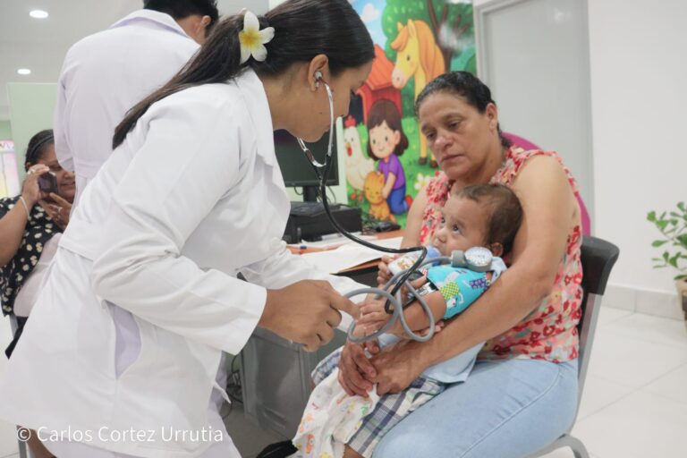 Hospital Coro de Ángeles garantiza atención integral a la niñez