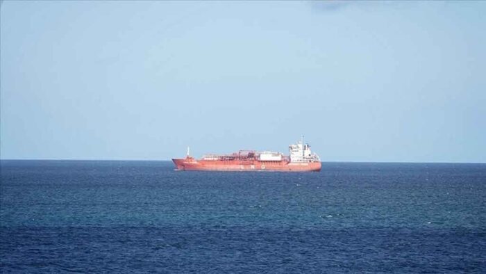 Irán impide entrada de buques de EEUU al estrecho de Ormuz