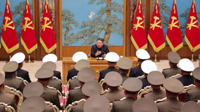 Kim dio a conocer sobre remodelación de estructura militar