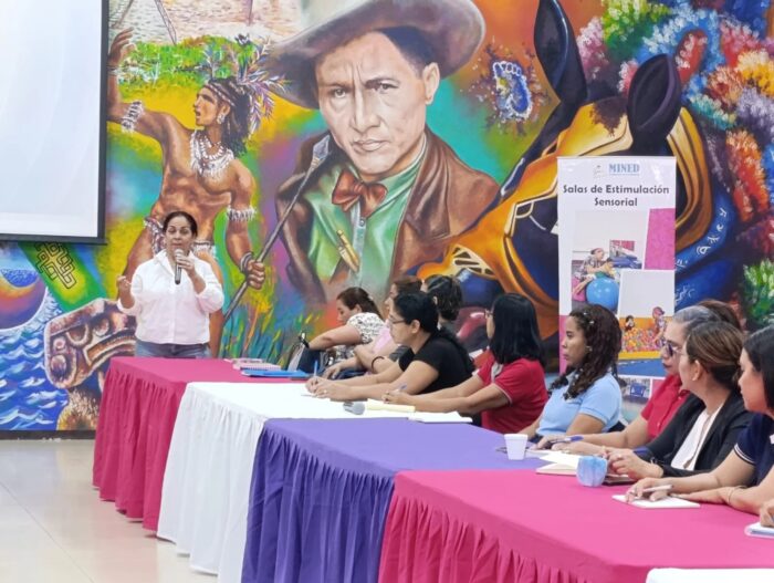 Maestras del Programa Educación Temprana sostienen encuentro