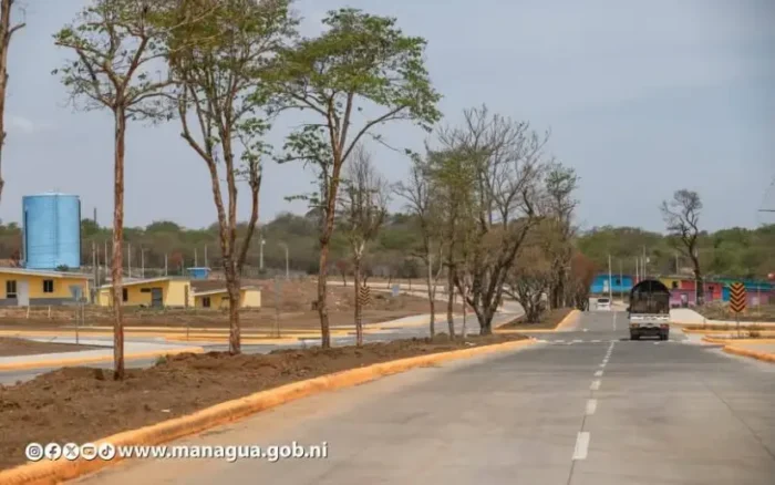 Pista Miguel Ángel Ortez y Guillén que conecta el barrio Laureles Sur con la nueva pista que conduce al Coyotepe.