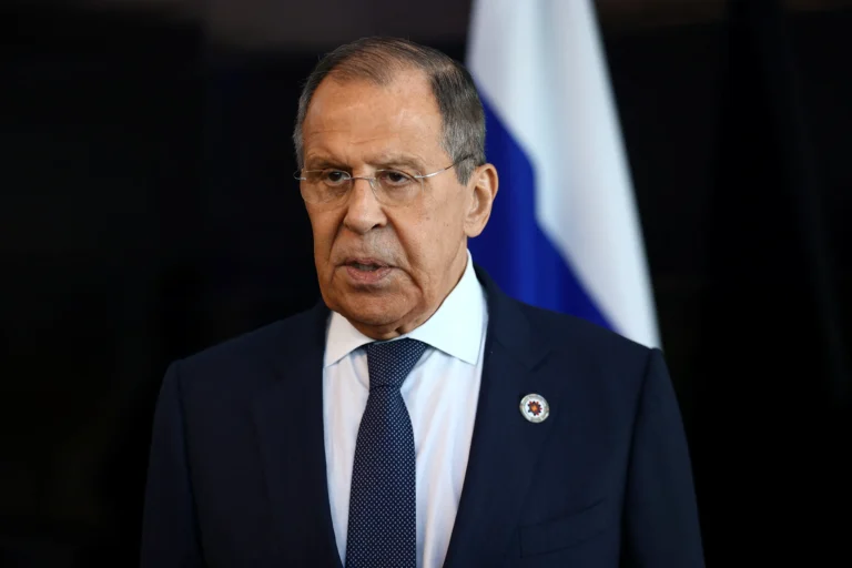 Lavrov asegura que occidente planea crear alianza similar a la OTAN