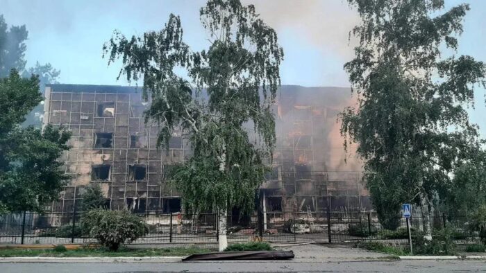 Sube a 21 muertos ataque en residencia estudiantil en Lugansk