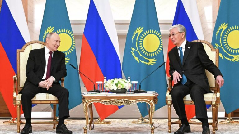 Putin y su homólogo de Kazajistán firman declaración conjunta