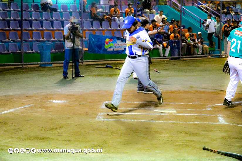14 equipos participan en Liga de Softbol Masculino