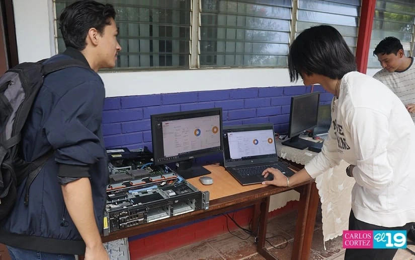 Estudiantes participan en jornada tecnológica