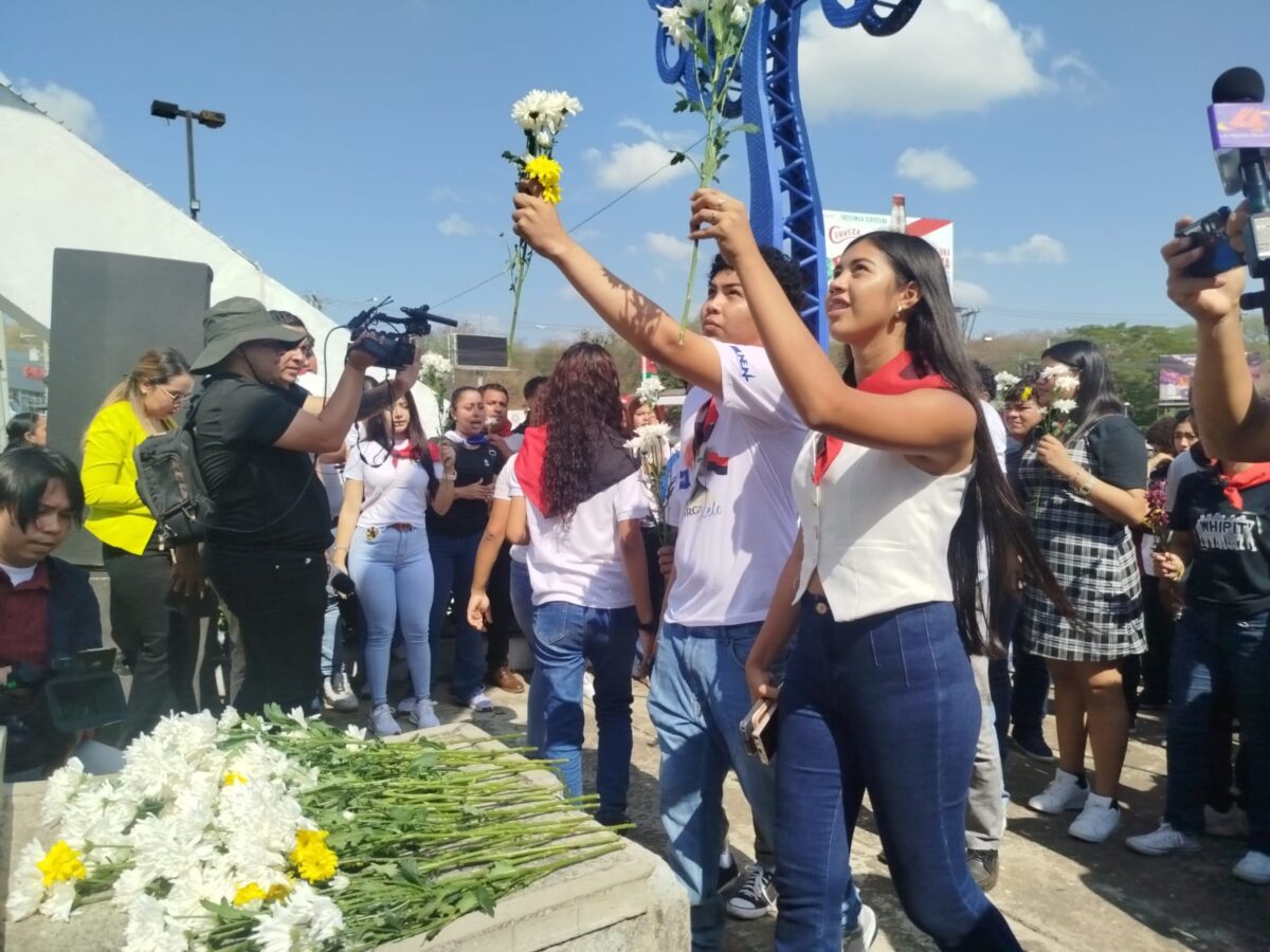 Juventud Sandinista y UNEN rinden homenaje a Rigoberto López Pérez