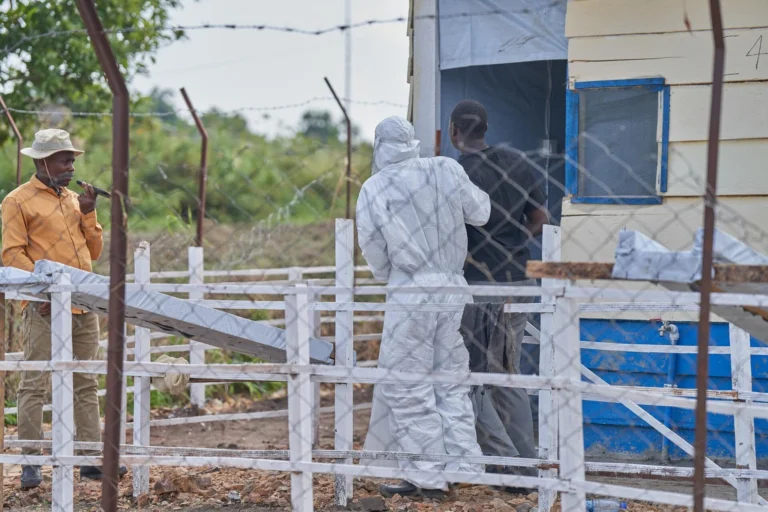 676 casos confirmados: el ébola continúa expandiéndose en el Congo