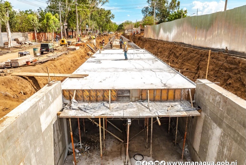 Avanza la construcción de los Tramos II y III de la Pista Héroes de la Insurrección