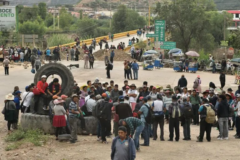 Bolivia suma 90 bloqueos tras más de un mes de protestas contra el Gobierno