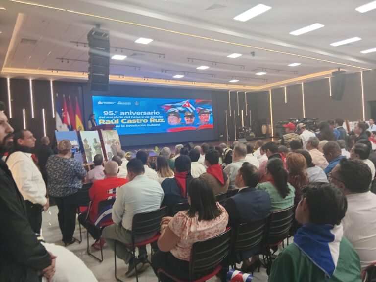 En la UNAN-Managua celebran la vida de Raúl Castro Ruz