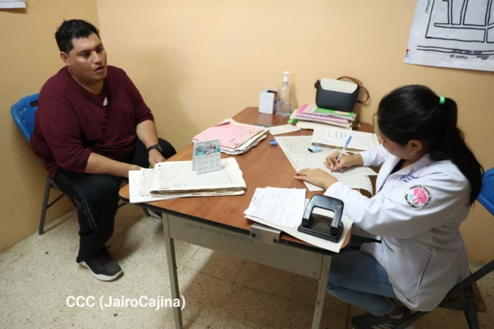 Acercan la atención en salud a familias del barrio Riguero