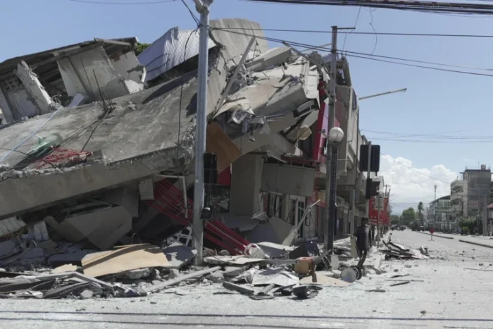 Fuerte terremoto en Filipinas deja al menos 32 muertos y más de 130 heridos