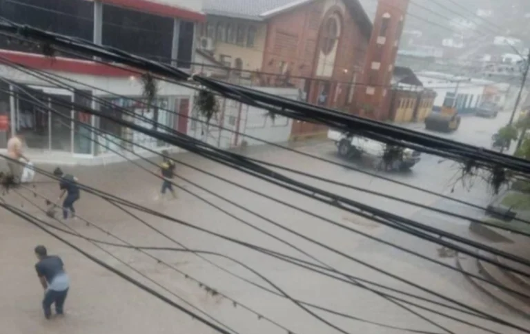 Fuertes lluvias desbordan ríos en Portuguesa y afectan a más de 100 familias