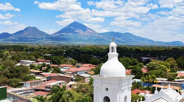 Ambiente caluroso y lluvias ocasionales en Nicaragua