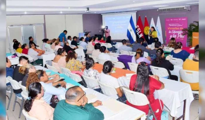 Inicia formación de 2 Mil maestros de alfabetización en tecnologías educativas