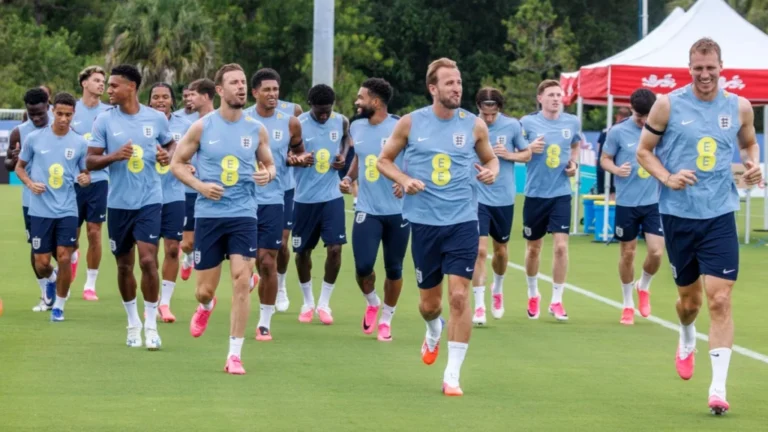 Capturan a sujetos que robaron material deportivo a la selección de Inglaterra