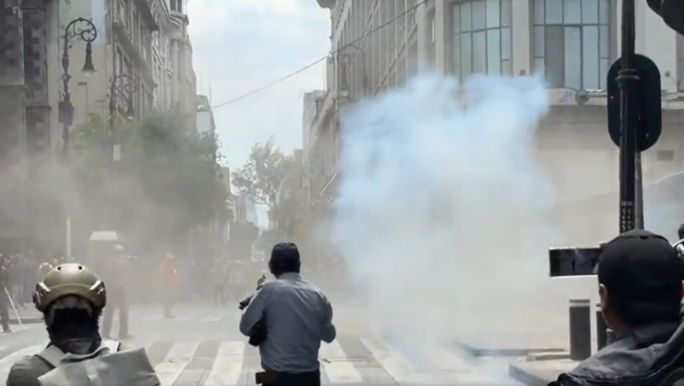 Protesta de Trabajadores deriva en actos vandálicos en el centro de Ciudad de México