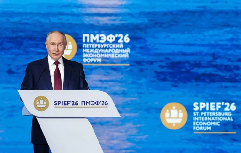 Putin defiende un mundo multipolar y destaca el papel de los BRICS en la economía global
