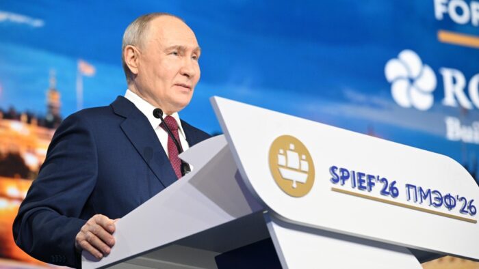 Putin vincula soberanía con fortaleza y eficiencia