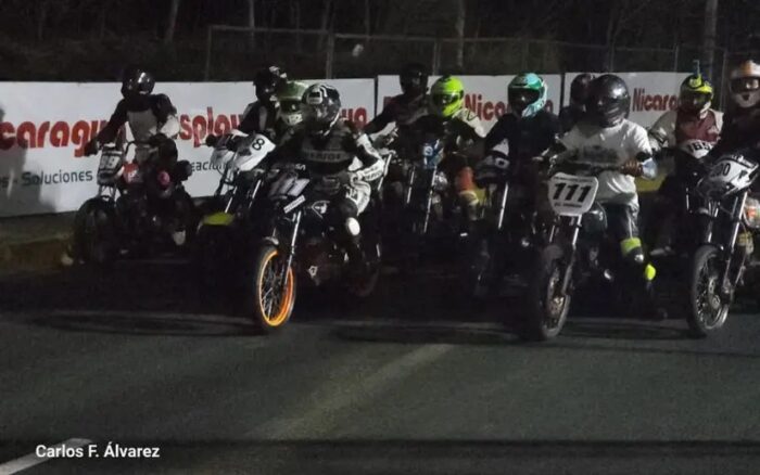 Realizan Primer Circuito Nocturno de Motovelocidad
