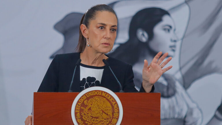 Sheinbaum acusa a la ultraderecha de intentar deteriorar la relación entre México y EE.UU.